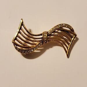 Elegant Gold and Silver Women's Brooch
